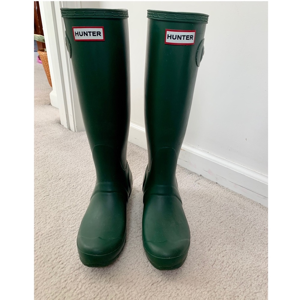 NWOT—Hunter Tall Green Matte Rain boots Size 7